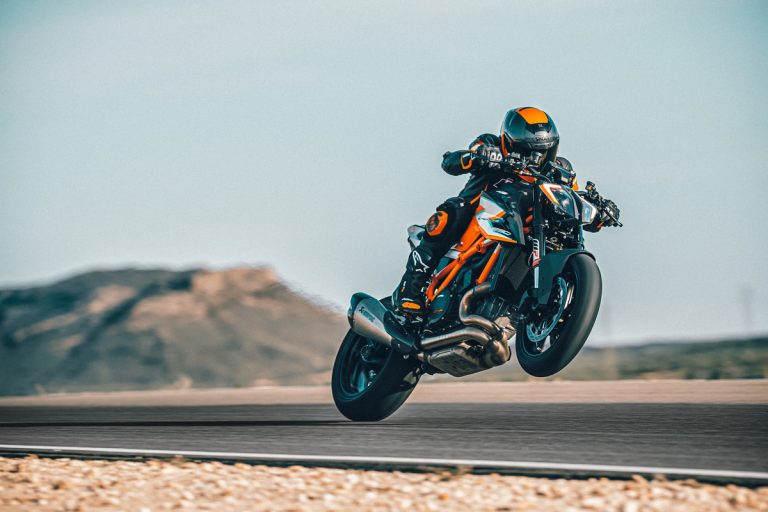 Read more about the article KTM Superduke 1290 RR za izbrance