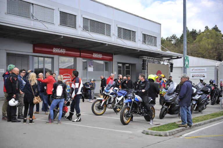 Read more about the article Otvoritev moto sezone As Domžale