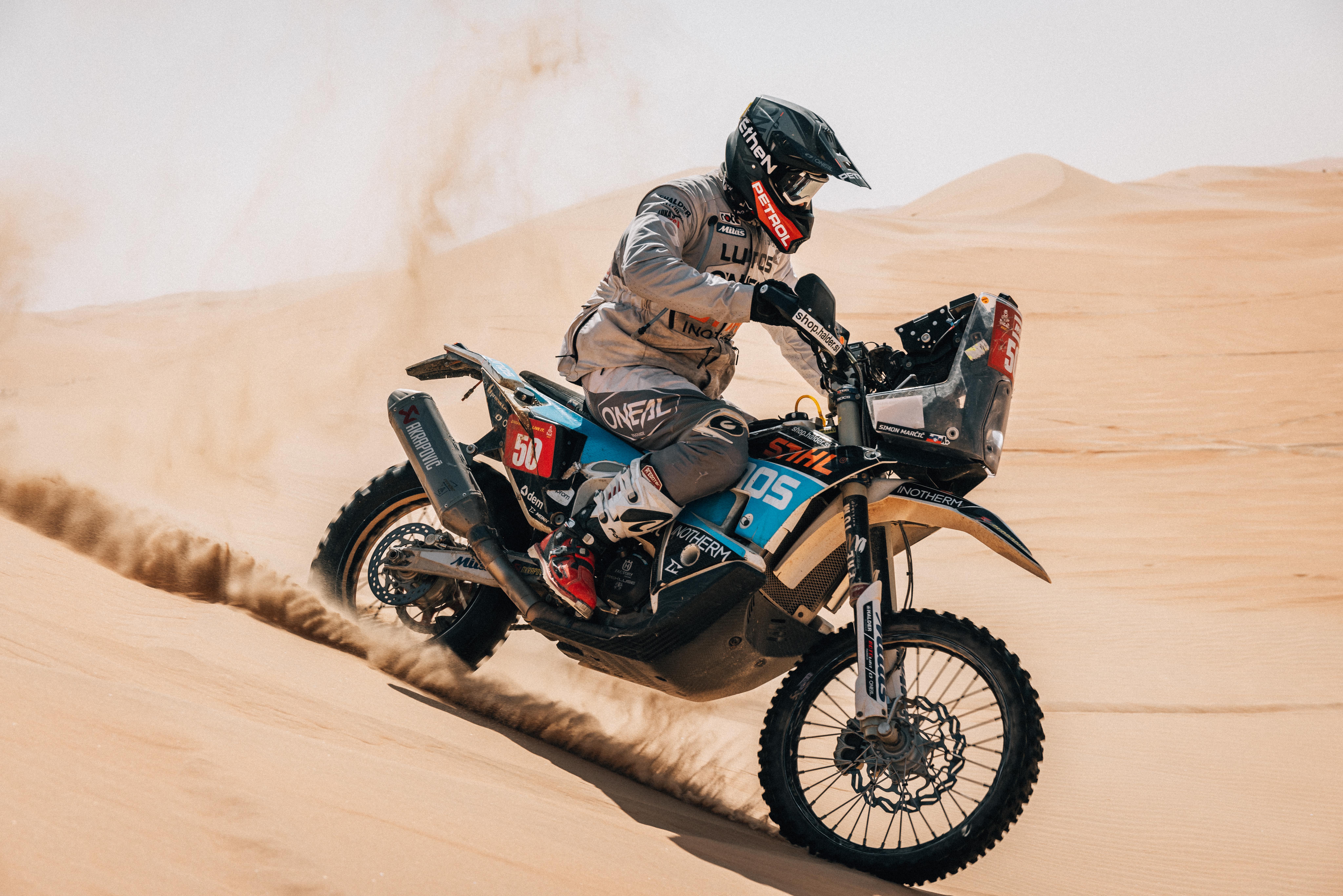 Read more about the article Test – Motavantura.si: Tako se pelje motor za Dakar s katerim dirka Simon Marčič