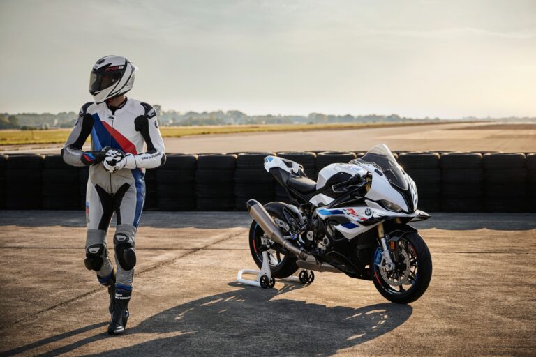 Read more about the article BMW Motorrad – Kolekcija oblačil in moto opreme 2023