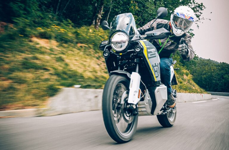 Read more about the article Test: Husqvarna Norden 901 – tega res nisem pričakoval