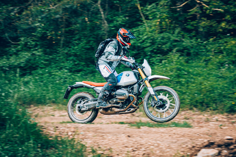 Read more about the article Na testu: KLIM Dakar – lahka enduro ADV moto oprema