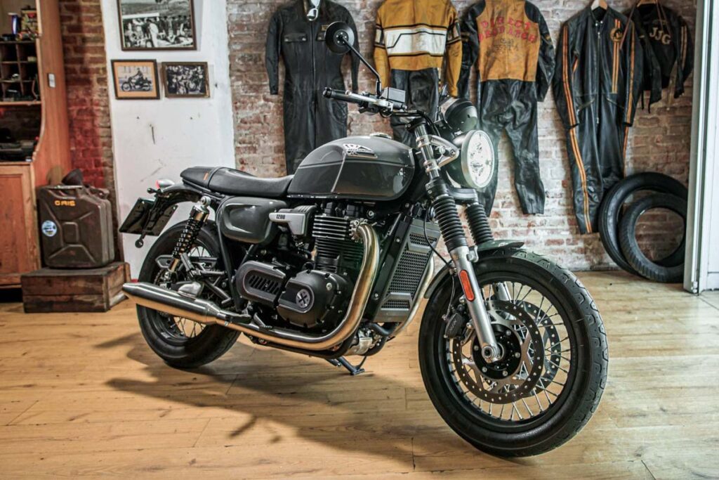 brixton-cromwell-1200-feature-image-motoavantura - www.motoavantura.si