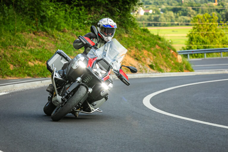 Read more about the article Test BMW R1300GS Adventure – novi in boljši?