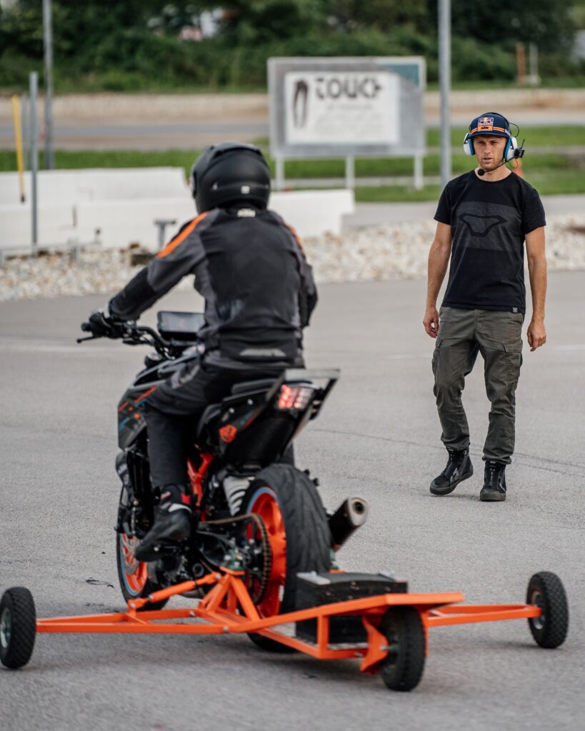 ROK Bagoros Wheelie Academy motoavantura 11 - www.motoavantura.si
