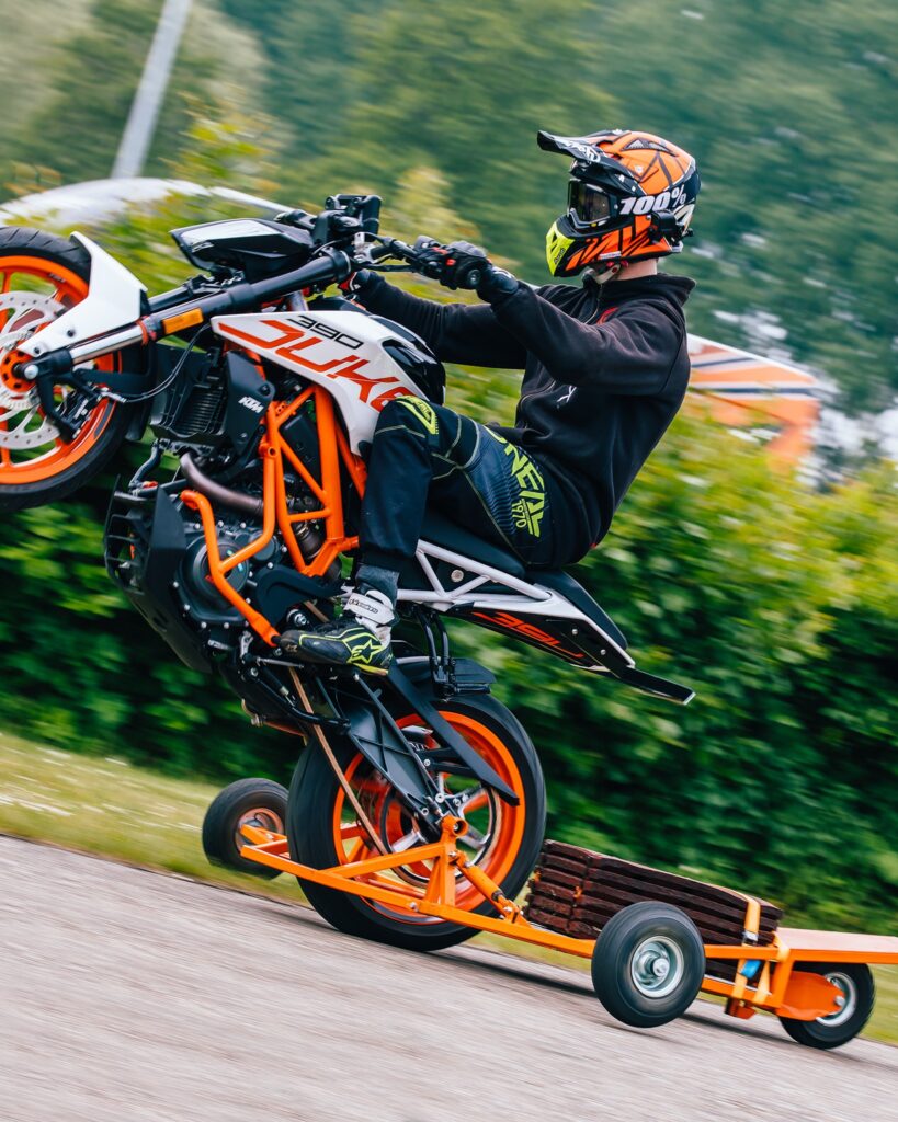 ROK Bagoros Wheelie Academy motoavantura 7 - www.motoavantura.si