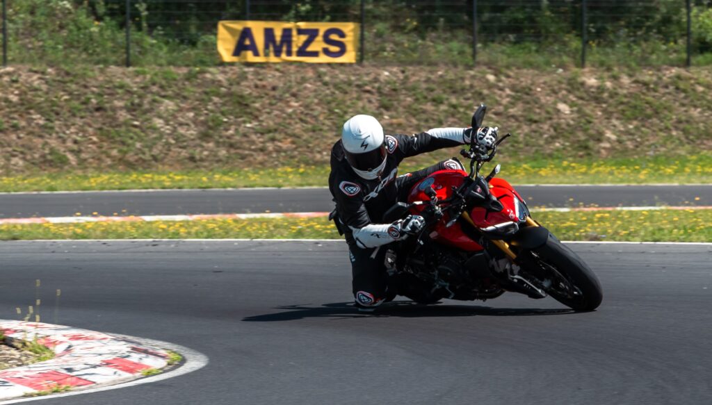 ducati_streetfighter_V2S_peter_kavcic_motoavantura_akcija1 - www.motoavantura.si