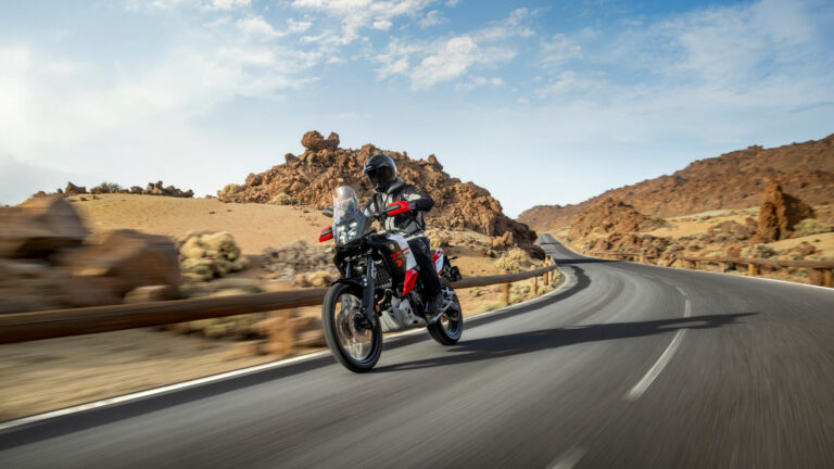 Read more about the article Nova Yamaha Ténéré 700 World Raid 2026 – več opreme in elektronika za varno vožnjo