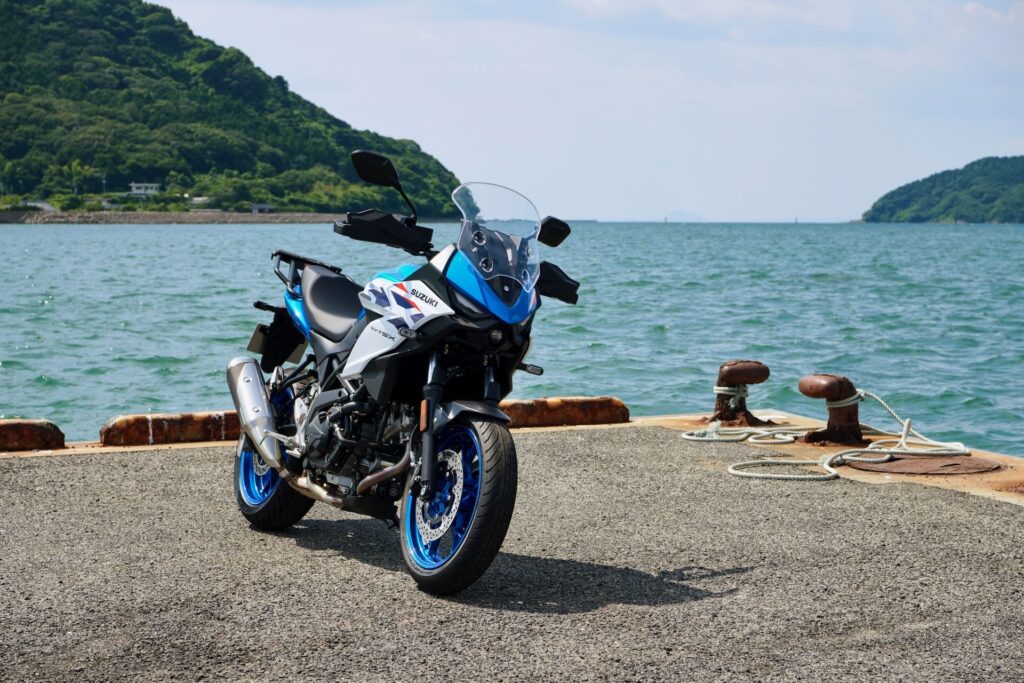 Suzuki-SV-7GX-2026-motoavantura 3 - www.motoavantura.si