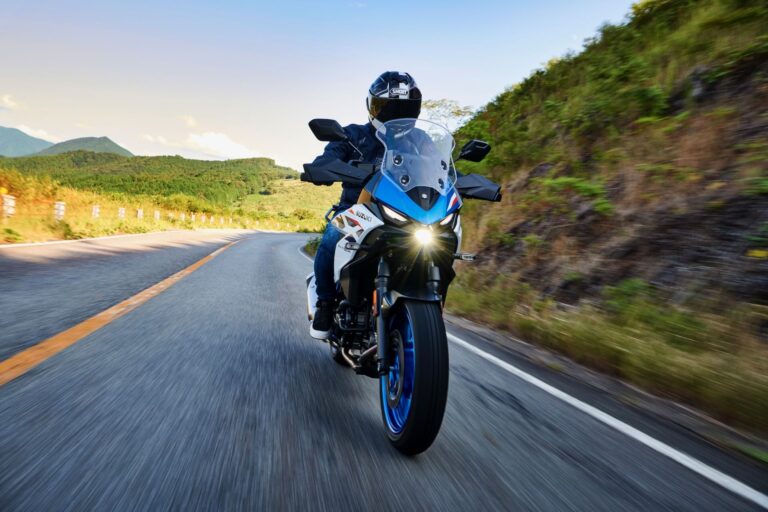 Read more about the article Slovenska premiera: Suzuki SV-7GX – prvi vtis – crossover z nizkim sedežem