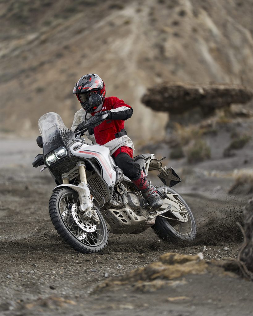 Ducati-Desert-X-2026-motoavantura-2 - www.motoavantura.si