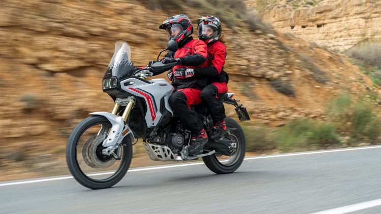 ducati-desert-x-2-up-750x422 - www.motoavantura.si