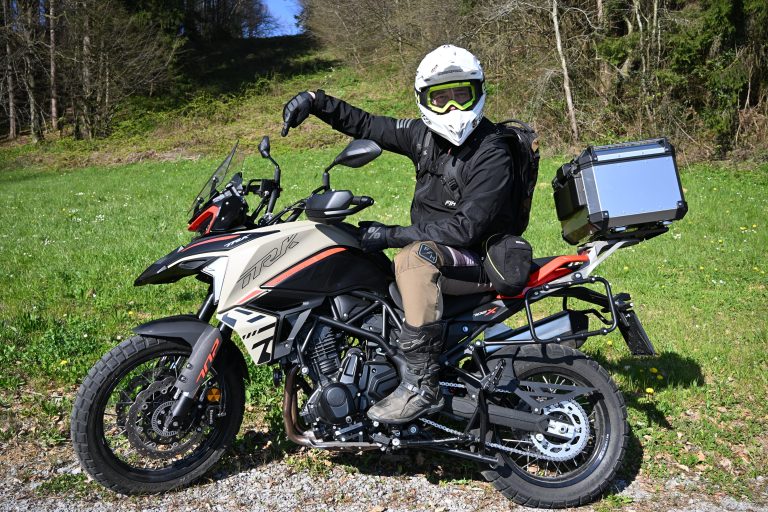 Read more about the article Test: Benelli TRK 702X – je res kitajski GS?!