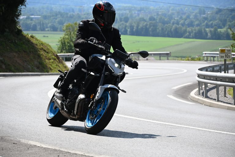 Read more about the article Test: Yamaha MT-07 z avtomatskim menjalnikom in športnim karakterjem