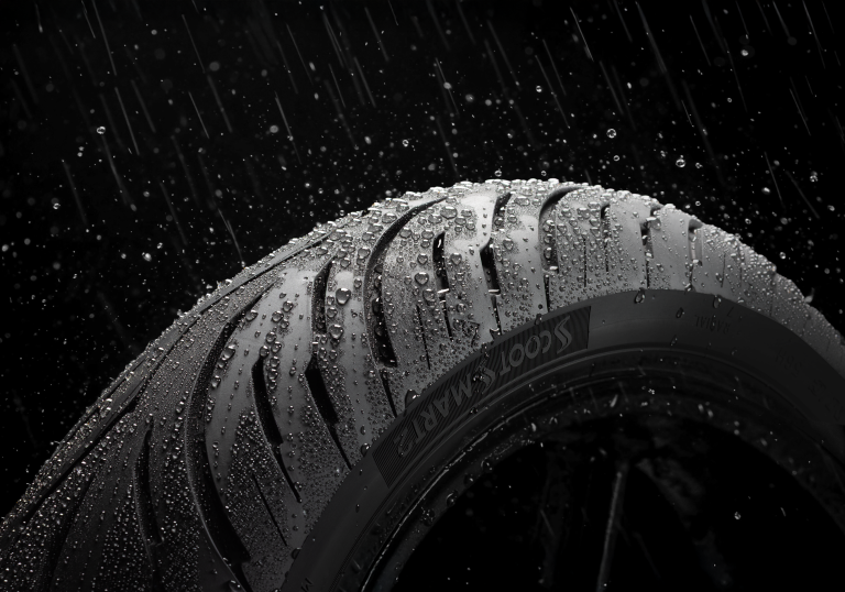 Read more about the article Dunlop z novo gumo za skuterje s super oprijemom v mokrem in hladnem vremenu