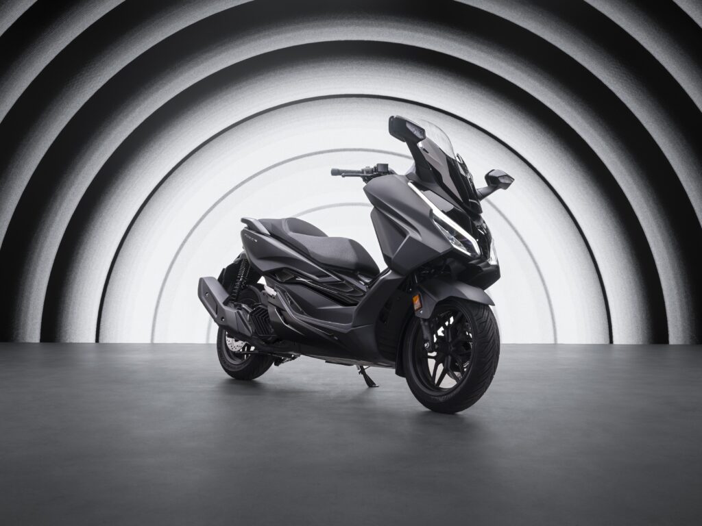 25YM Honda Forza 125 - www.motoavantura.si