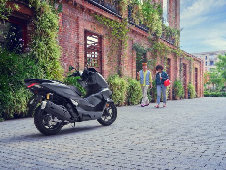 Read more about the article Opazili smo: Honda skuterji v akciji – s kodo 125 do lažje in cenejše mobilnosti