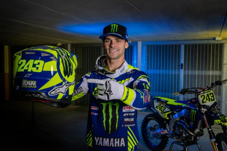 Read more about the article Tim Gajser  in Valentino Rossi – najbolj ikonična počastitvena barvna shema v MXGP!