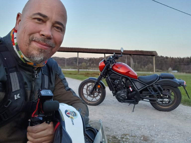 Read more about the article Test: Honda CMX1100 Rebel DCT – velik cruiser z nizkim sedežem