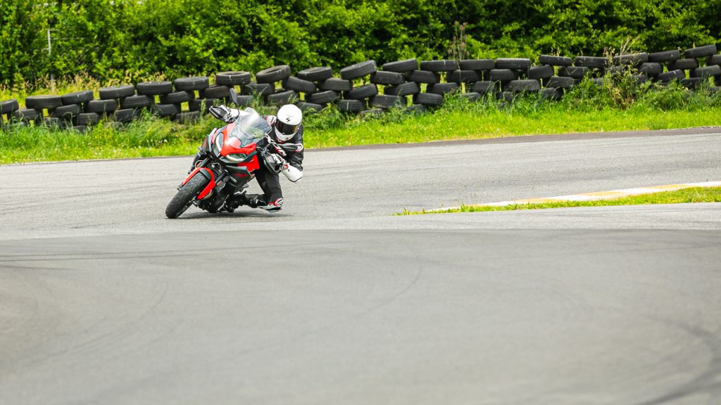 LINDAURING_5_25-47 - www.motoavantura.si