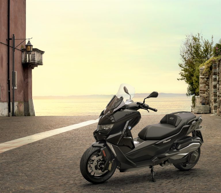 Read more about the article BMW Motorrad pripravlja izjemno ponudbo financiranja za priljubljeni C 400 X in GT