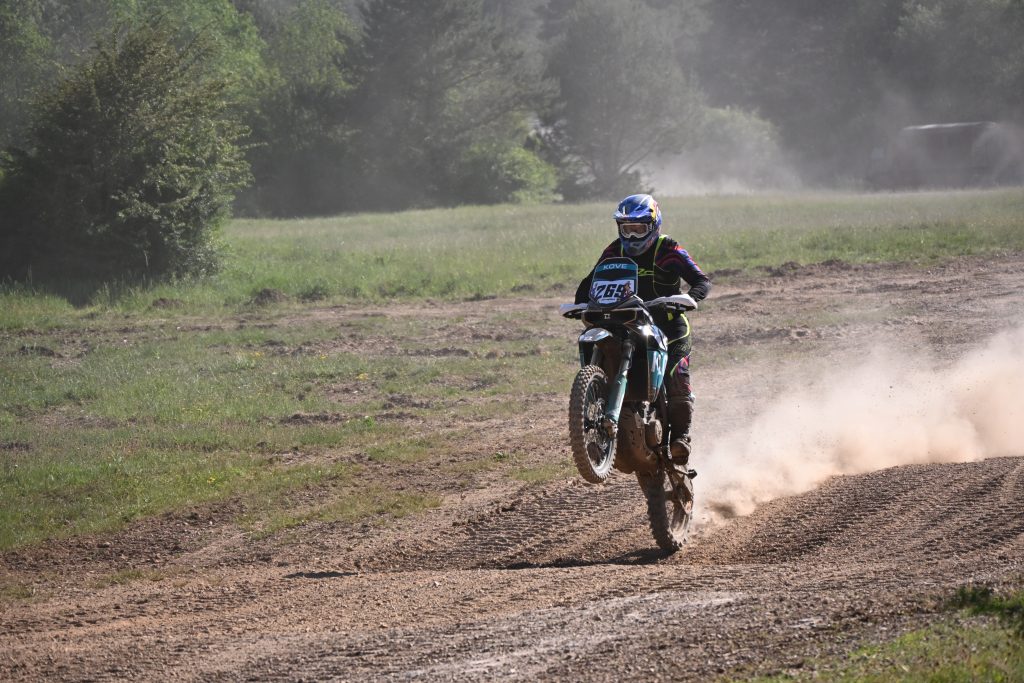 KOVE 800 X RALLY AKCIJA 44 - www.motoavantura.si