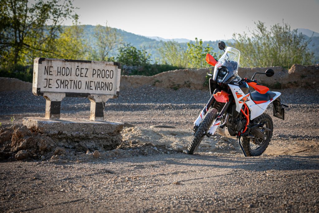 KTM 390 ADVENTURE R - TEST - www.motoavantura.si