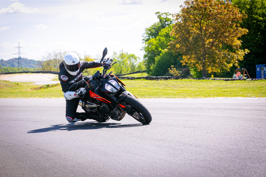 LINDAURING 2026 - KTM RC 990 R in KTM DUKE 790 - www.motoavantura.si