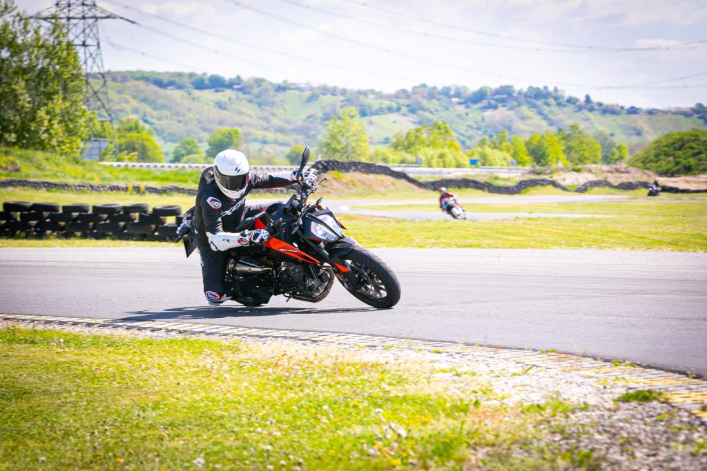 LINDAURING 2026 - KTM RC 990 R in KTM DUKE 790 - www.motoavantura.si