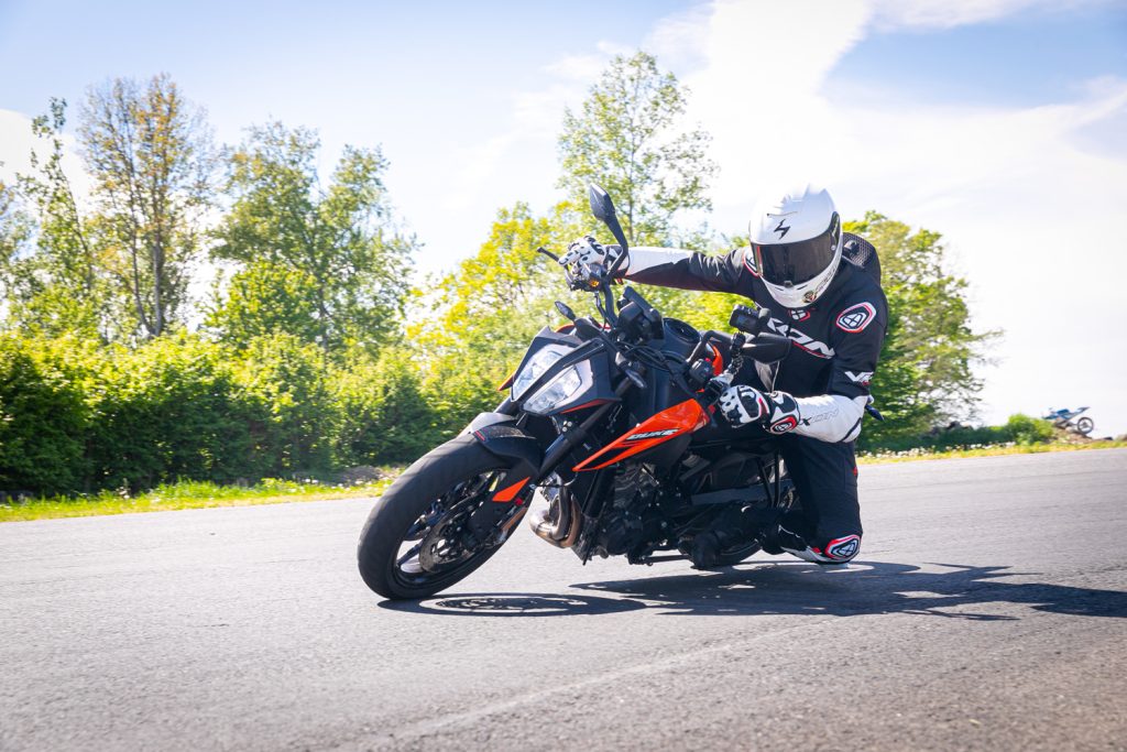 LINDAURING 2026 - KTM RC 990 R in KTM DUKE 790 - www.motoavantura.si