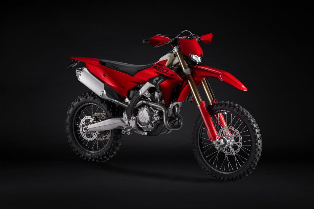 Copyright GDS - www.motoavantura.si