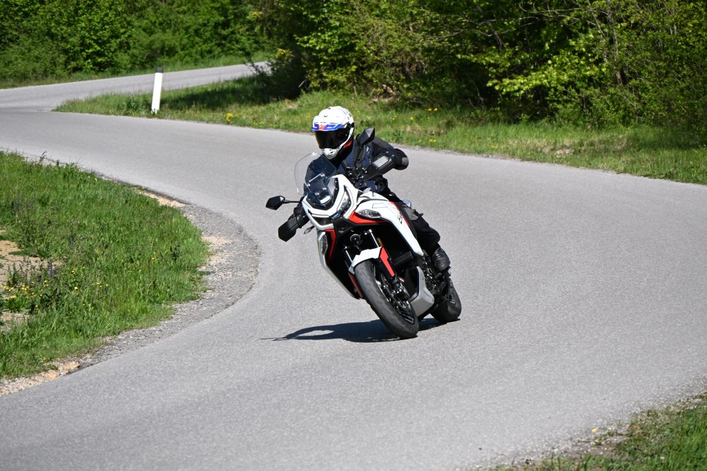 Moto_Morini_X-CAPE_1200_ 10 - www.motoavantura.si