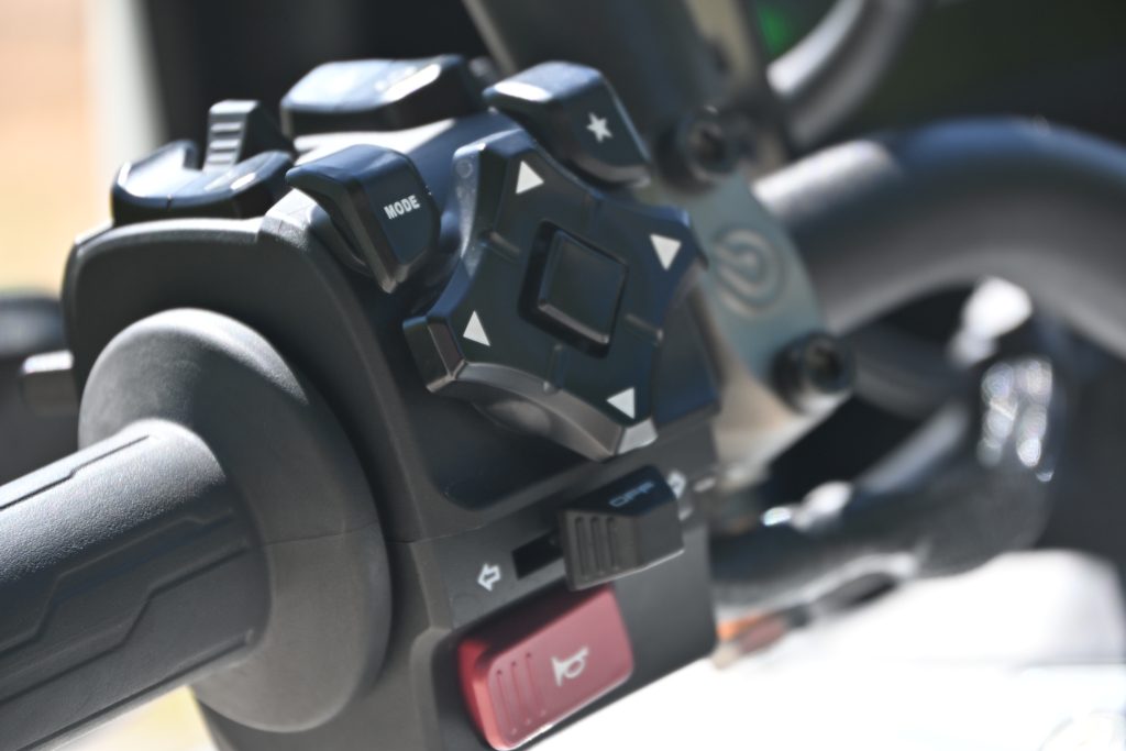 Moto_Morini_X-CAPE_1200_ 22 - www.motoavantura.si