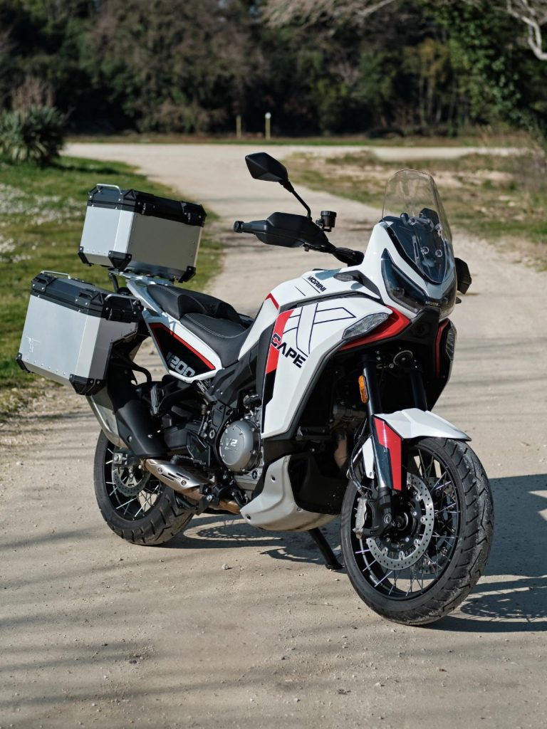 X-Cape-1200-with-bags - www.motoavantura.si
