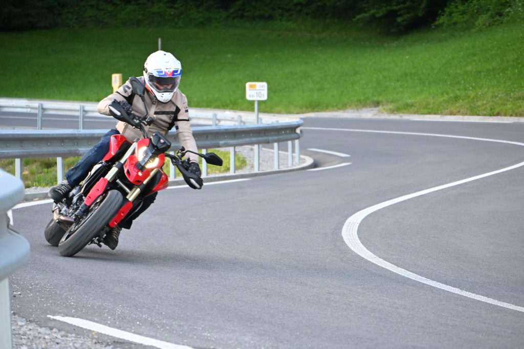 Ducati Hypermotard V2_motoavantura_test 57 - www.motoavantura.si