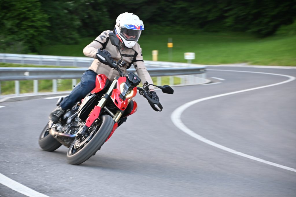 Ducati Hypermotard V2_motoavantura_test 61 - www.motoavantura.si