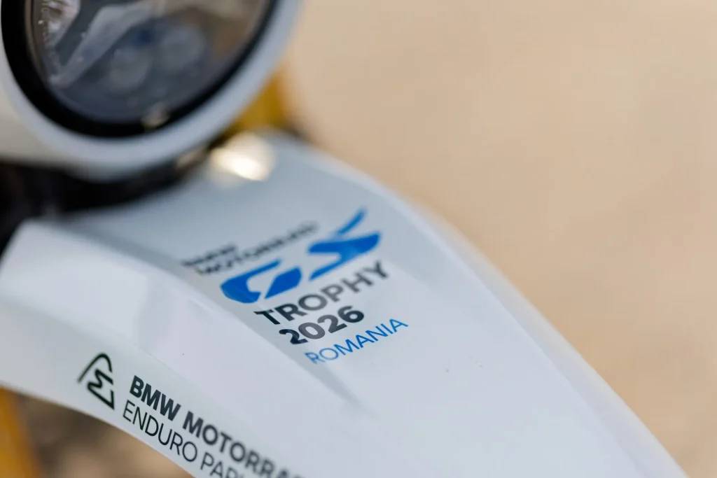 bmw-r12-gs-tail-bag - www.motoavantura.si