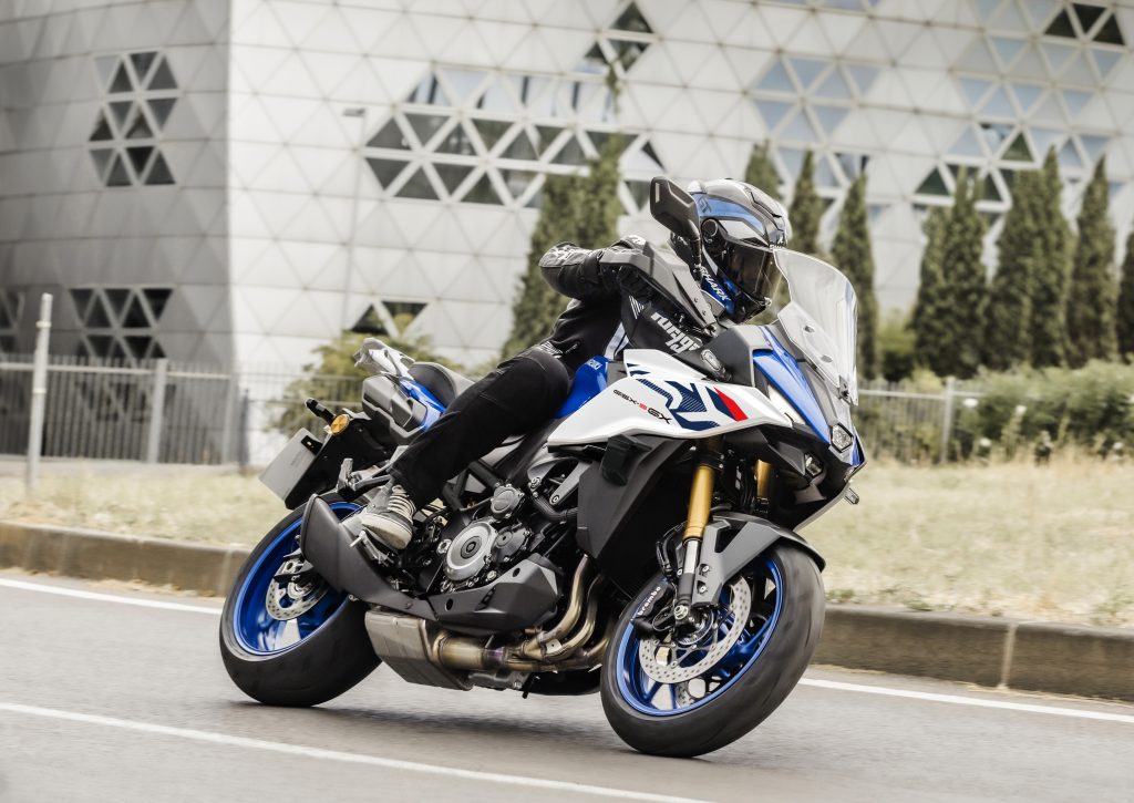 GSX-S1000GX_M6_Action_02 - www.motoavantura.si