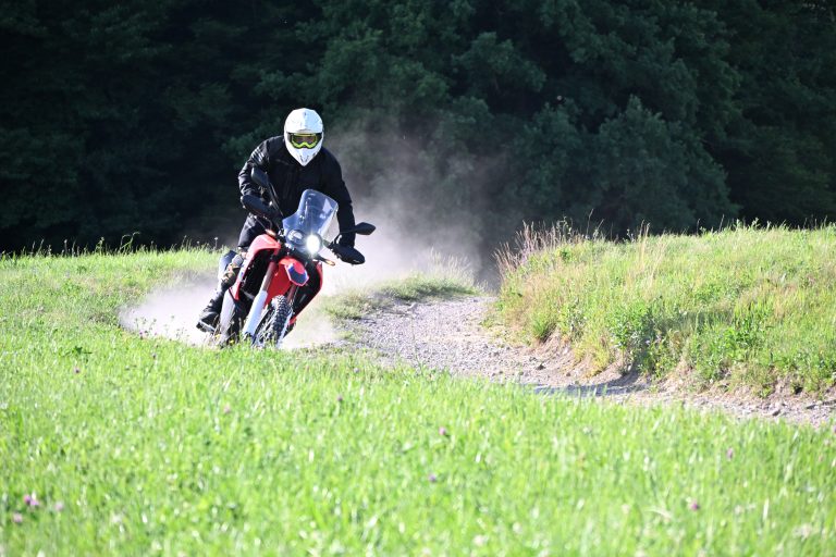 Read more about the article Test Honda CRF300L Rally – lahek motocikel za velike avanture