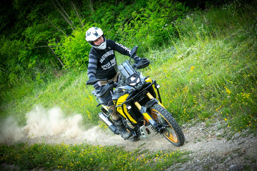 VOGEE_800-30 - www.motoavantura.si