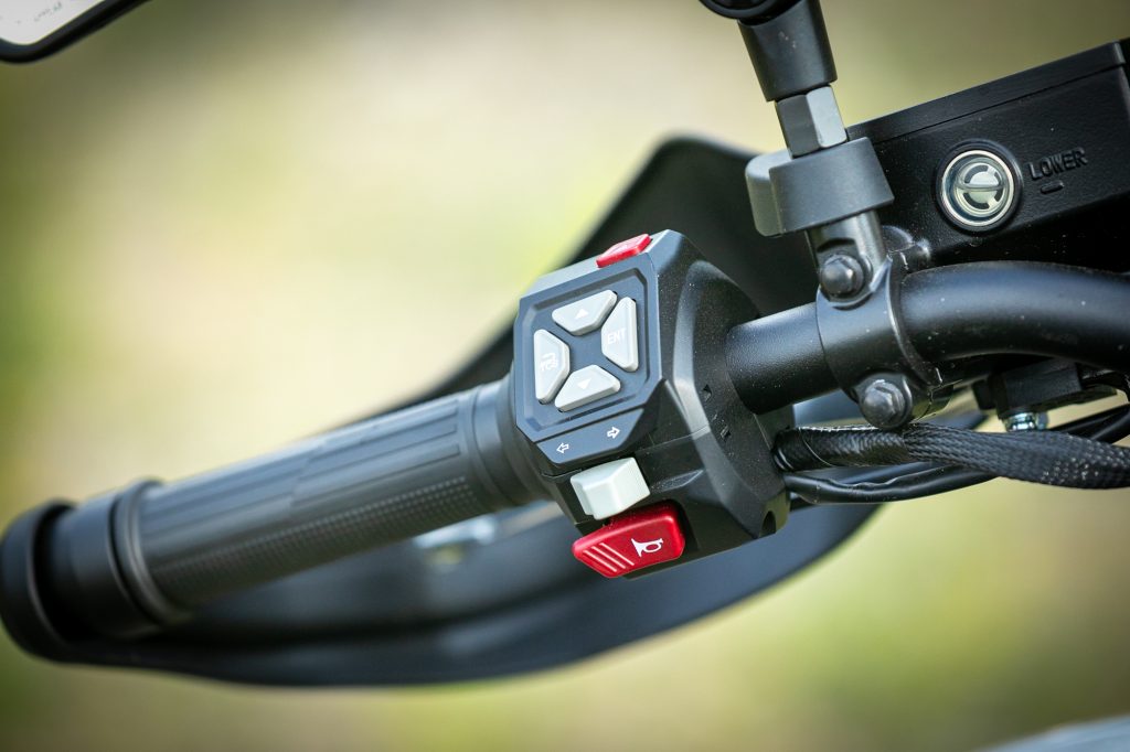 VOGEE_800-62 - www.motoavantura.si