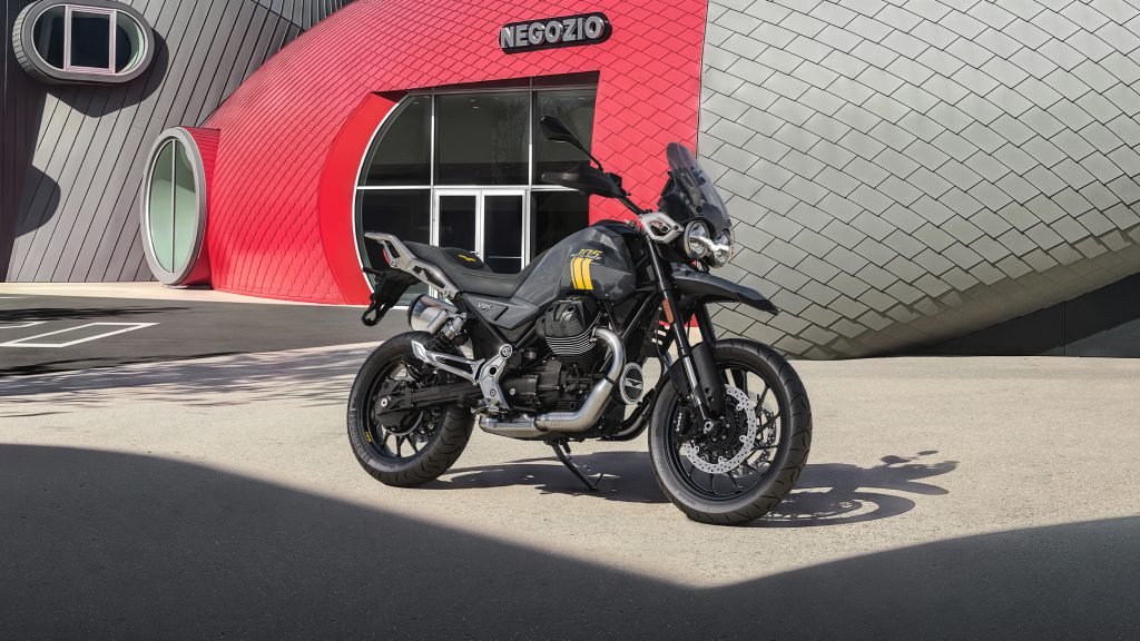 04 Moto Guzzi V85 Strada 105th Anniversary - www.motoavantura.si