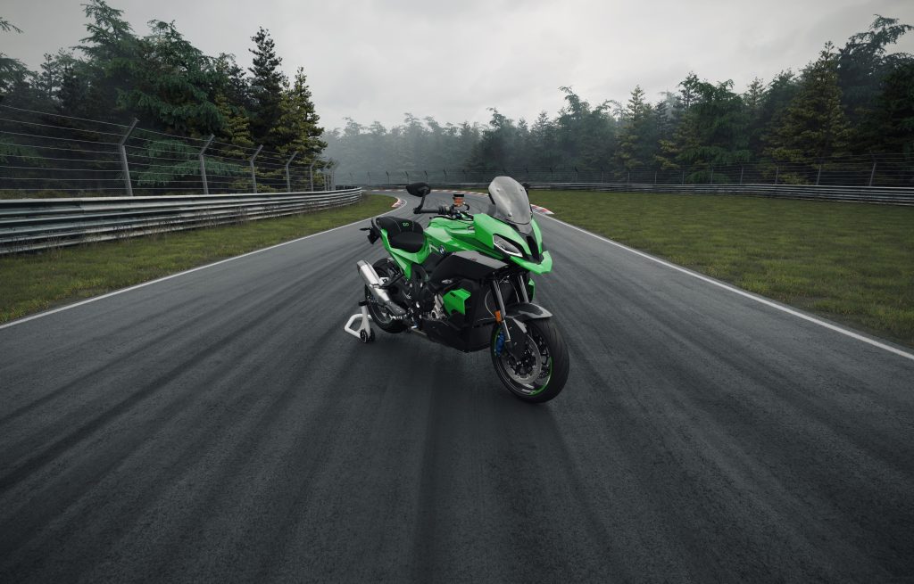 Nurburgring_bmw-motorrad-m-1000- 10 - www.motoavantura.si