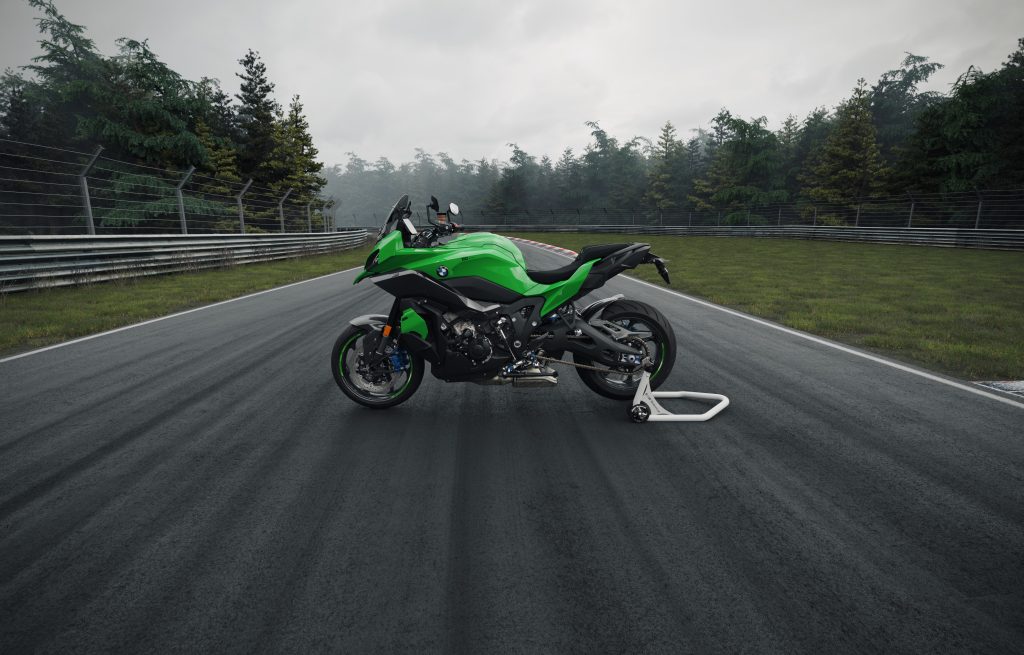 Nurburgring_bmw-motorrad-m-1000- 11 - www.motoavantura.si