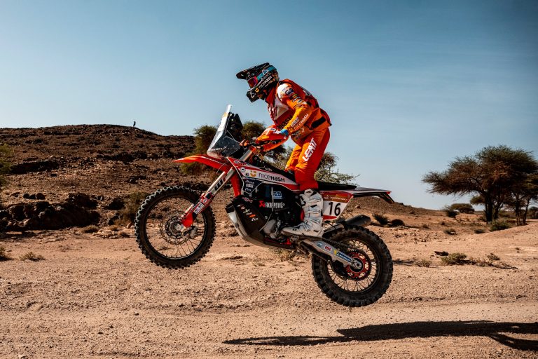 Read more about the article Rally Maroko: 1. etapa  Tomni Mulec odlično štartal na enem najtežjih dirk za svetovno prvenstvo