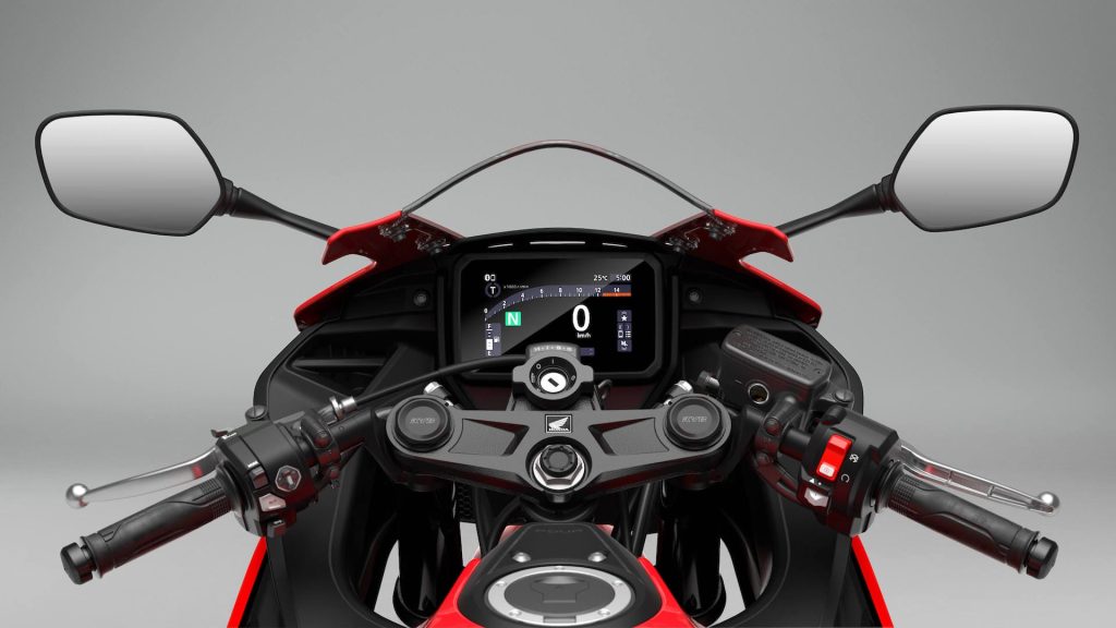27YM_Honda_CBR500R_FOUR-1 - www.motoavantura.si