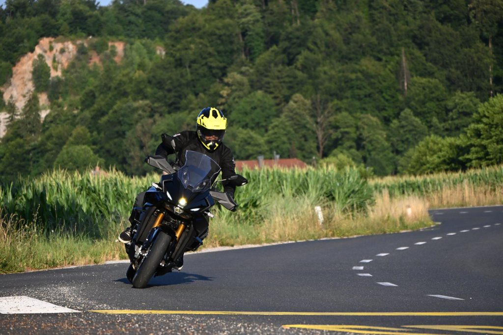 SUZUKI GSX 1000 GX 17 - www.motoavantura.si