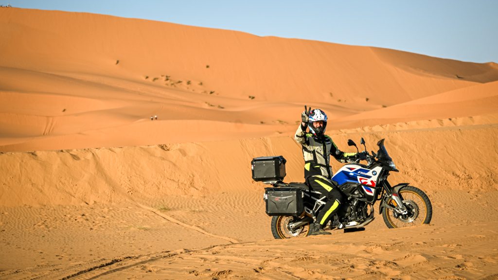 čelada-ls2-explorer-yogi-motoavantura 1 - www.motoavantura.si