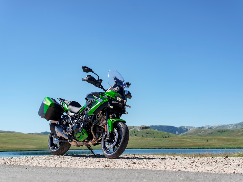 kawasaki-versys-900-se-2027-motoavantura 2 - www.motoavantura.si