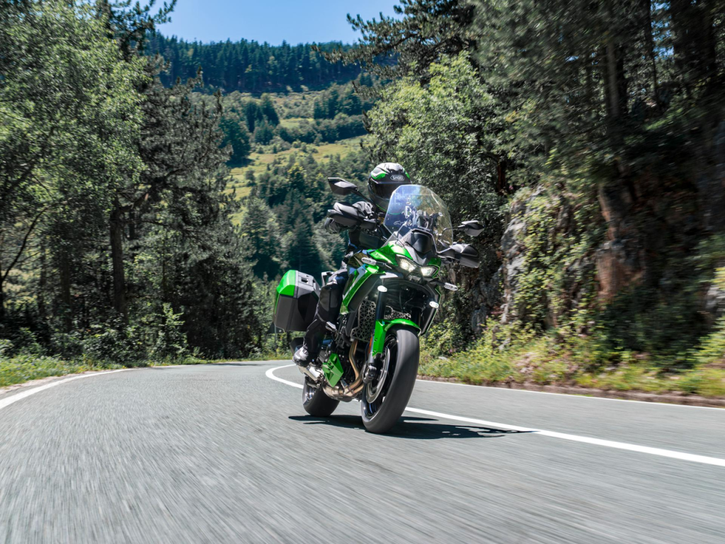 kawasaki-versys-900-se-2027-motoavantura 5 - www.motoavantura.si